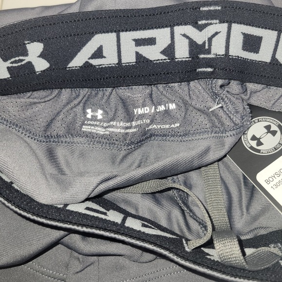 Under Armour UA Boys Shorts M Size Medium Youth Medium Gray YMD Loose Heatgear - Picture 6 of 10